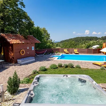 Lisac By Guide Villa